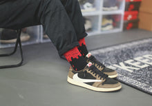Load image into Gallery viewer, AJ1 Dripping Socks