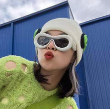 Load image into Gallery viewer, Fashion Small Borderless Shades (MOQ3)