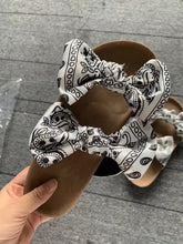 Load image into Gallery viewer, Double bowknot Bandana slipper
