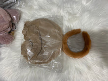 Load image into Gallery viewer, Fur Headband and Heart Bag set
