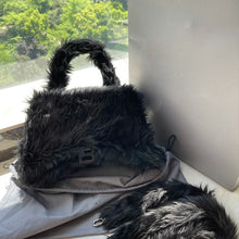 Load image into Gallery viewer, Fashion Furry Purse
